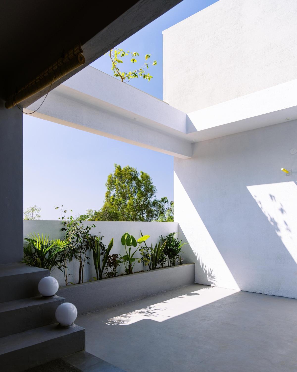 Moonlight Manor- Luxury Escape Villa Bangalore Buitenkant foto