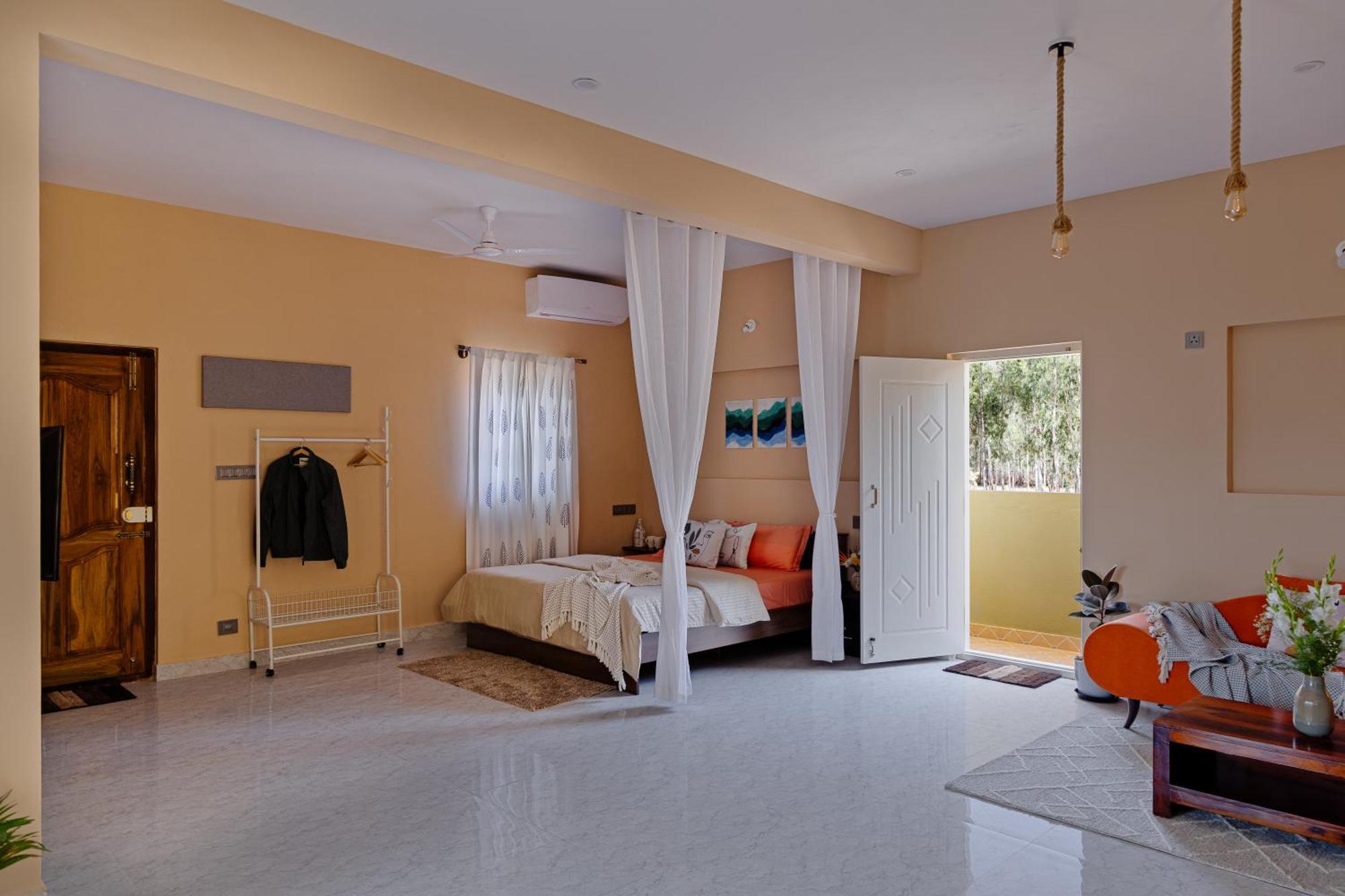 Moonlight Manor- Luxury Escape Villa Bangalore Buitenkant foto