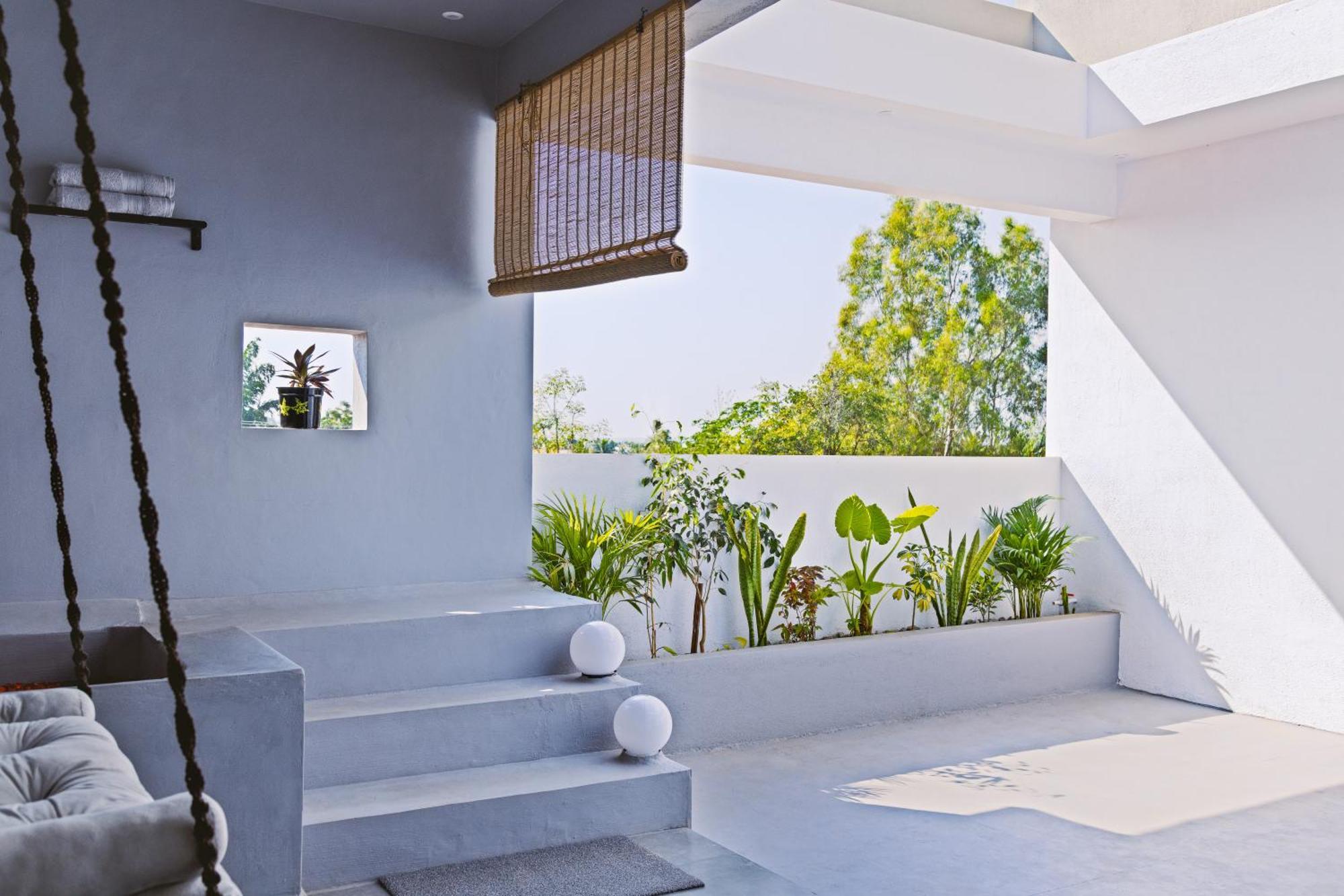 Moonlight Manor- Luxury Escape Villa Bangalore Buitenkant foto